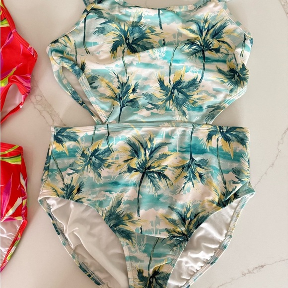 2 Old navy Tropical Kids Swim- one piece cut out. EUC size xl 14-16 - Picture 4 of 7
